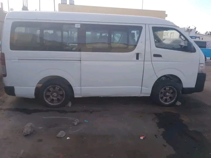 Toyota Hiace Quadradinho
