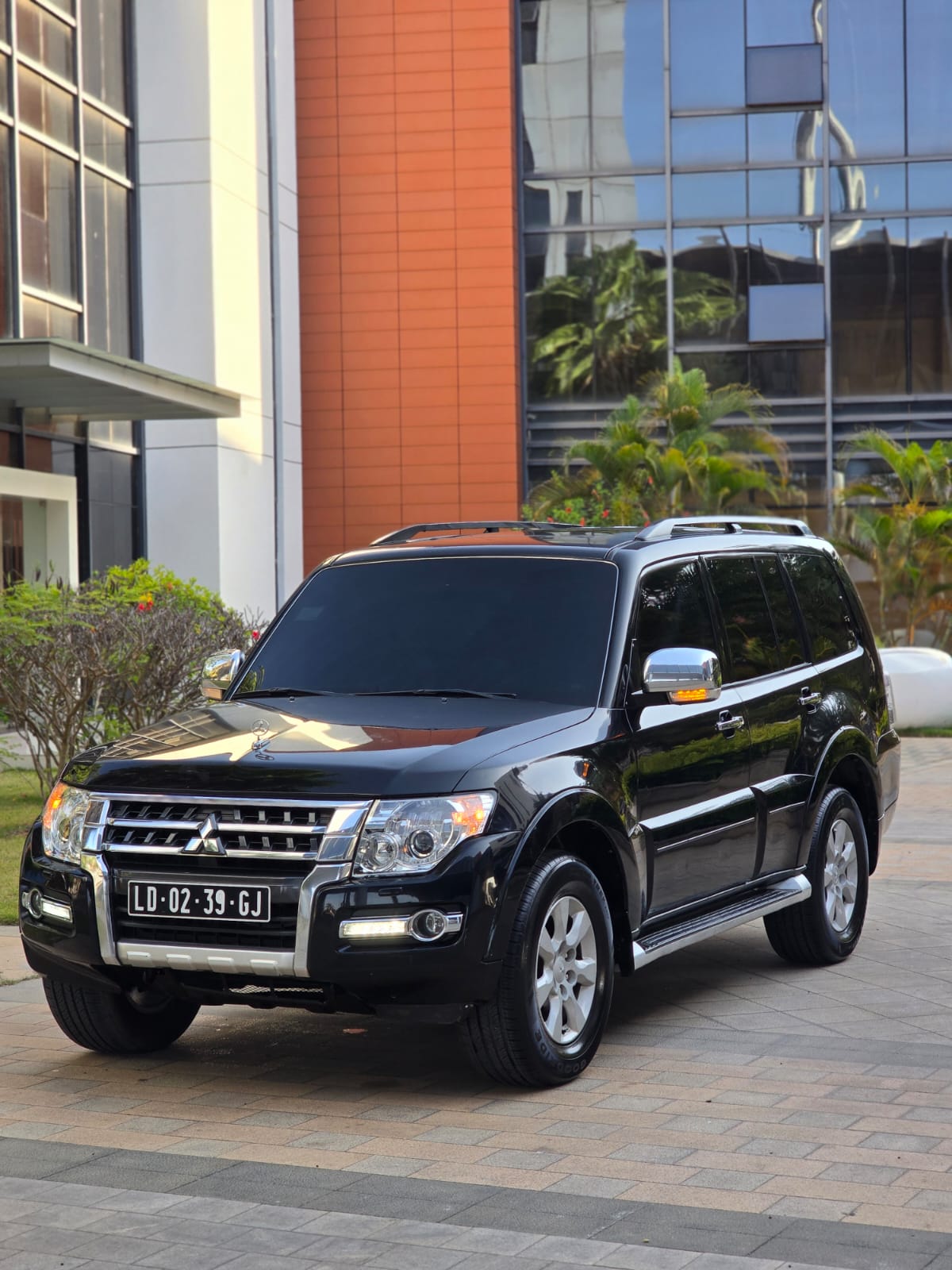 MITSUBICHI PAJERO FULL OPTION