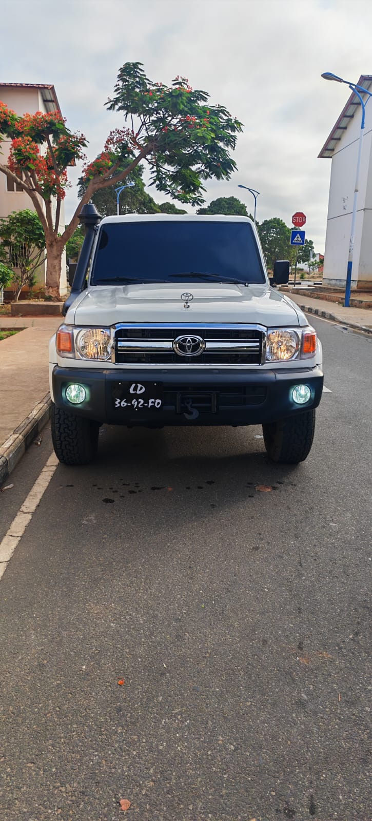 TOYOTA LAND CRUISER LX