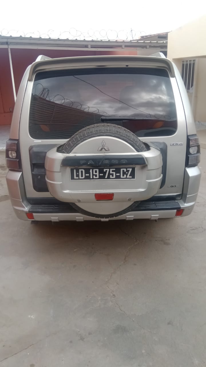 Mitsubishi Pagero full