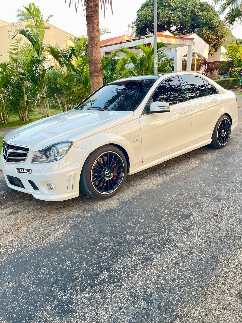 MERCEDES-BENZ C63 AMG