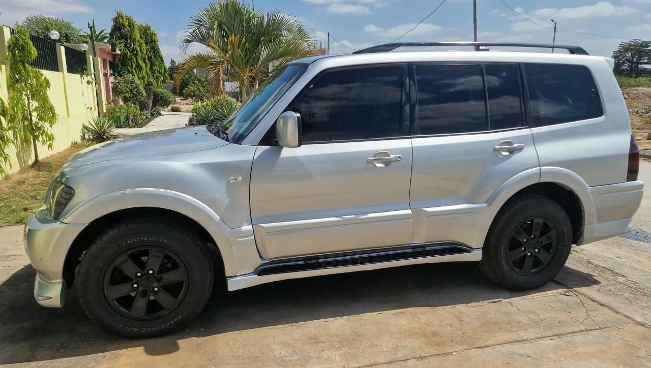 MITSUBISHI PAJERO MODELO ANTIGO