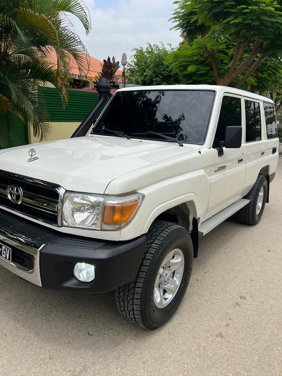 TOYOTA LAND CRUISER 4WD HZ